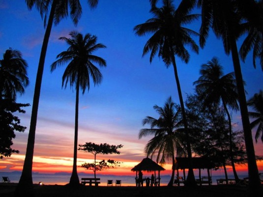 Herrliche Abendstimmung im Season Bungalow Resort auf Koh Jum