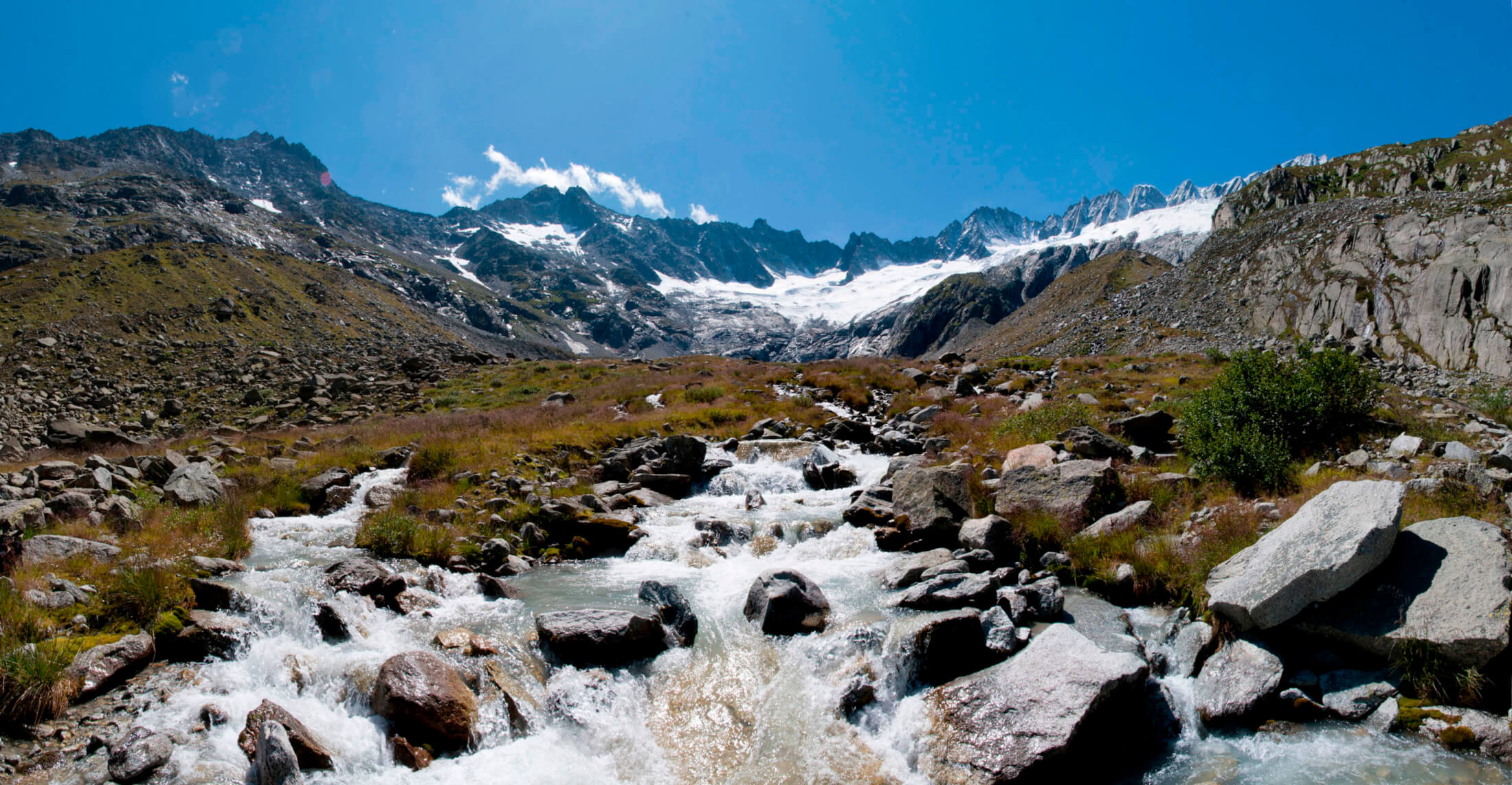 staffelbach goescheneralp wandern uri berge dammareuss damm fluss