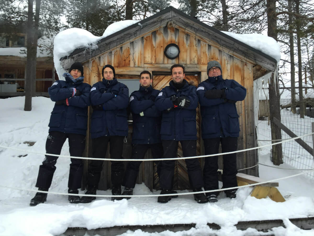 lappland schweden huskys hundeschlitten mushen winter schnee
