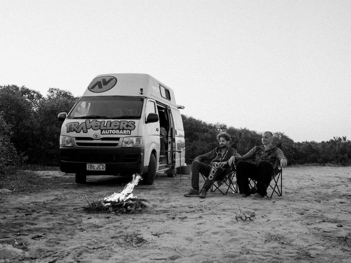 australien-camper-kochen-rezepte-zwei pfannen