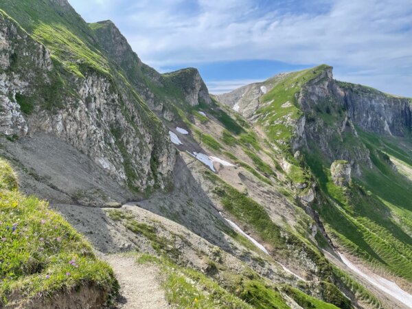 Geröllfeld mit Weg kurz vor der Alp Laucheren