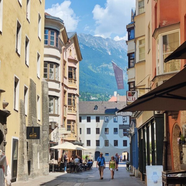 Altstadt Innsbruck mit Blick auf die Nordkette