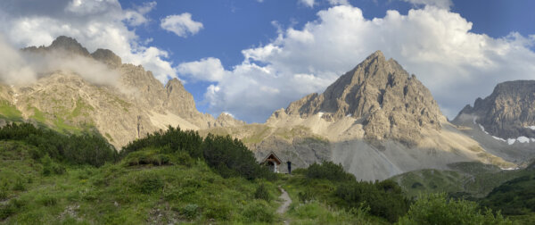Bei der Hanauer Hütte mit Dremelspitze