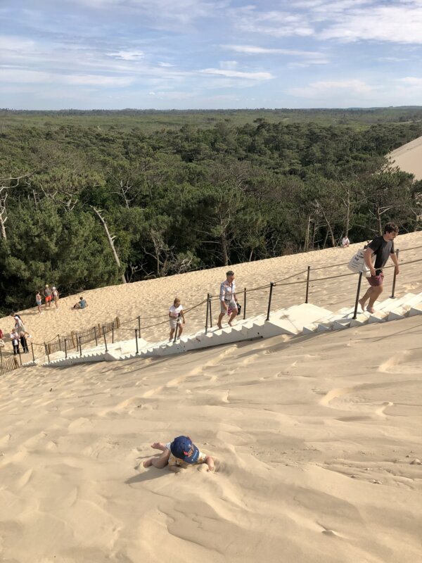 Ideal für den Besuch mit Kindern: Nahe Bordeaux zum Sandrutschen an den Strand!