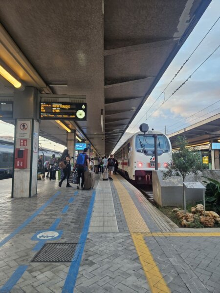 Bahnsteig Palermo