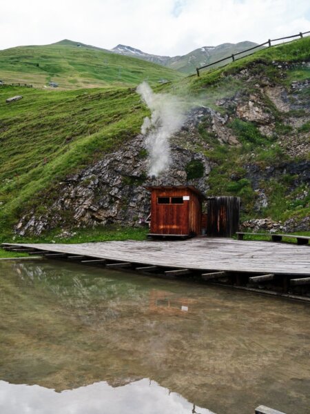 Felsenbad im Hotel Castell Zuos