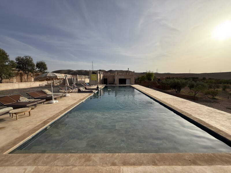 Blick von Agafay Hills in die Hügel der Wüste