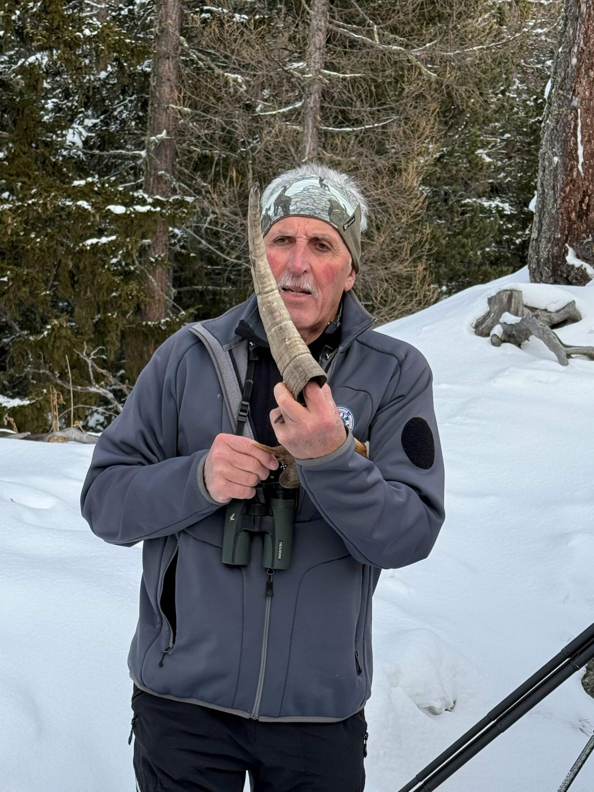 Bergführer und Jäger Marco Salis bei einre Steinbocksafari in Pontresina