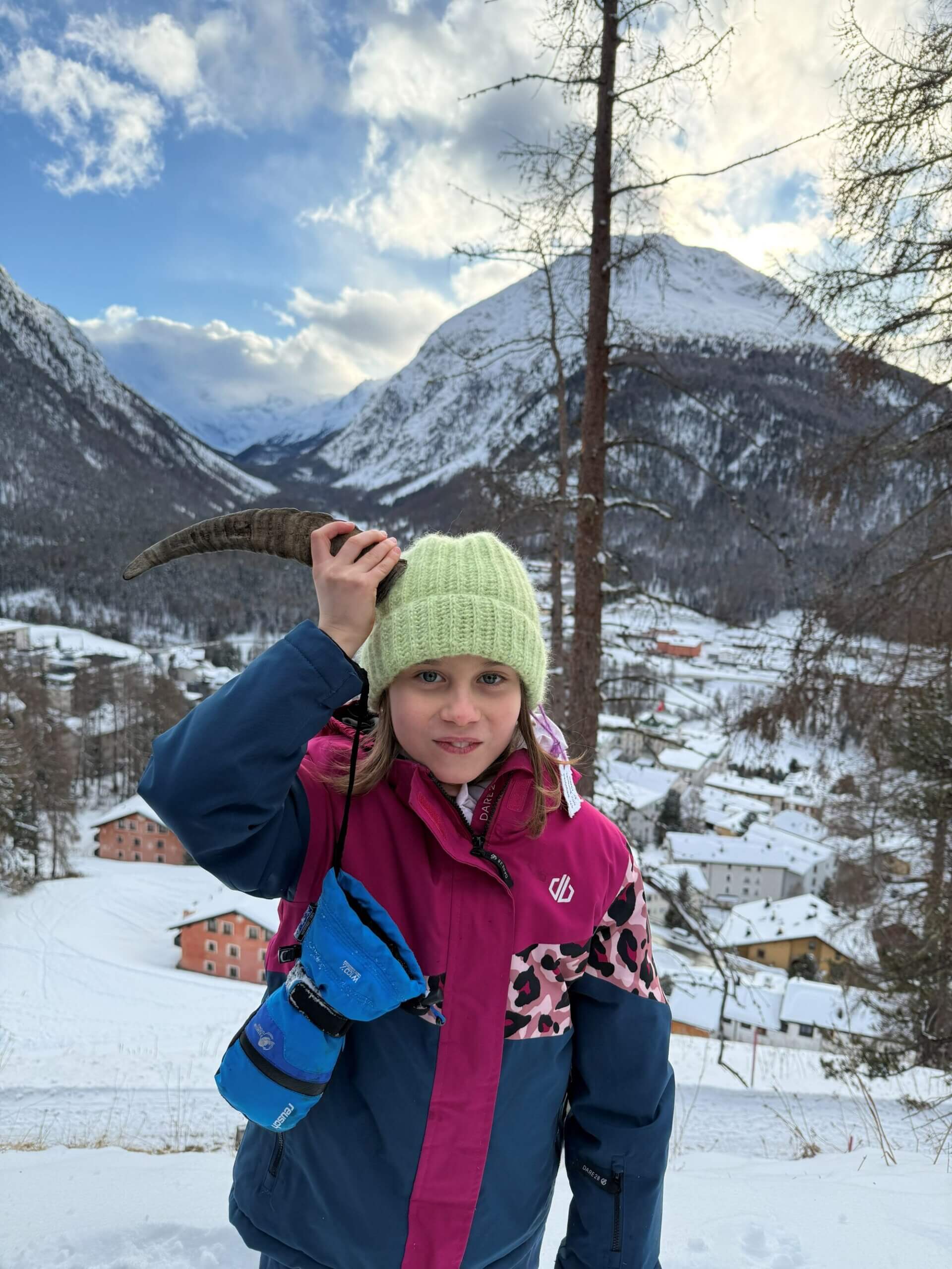 Mina mit Horn in Pontresina