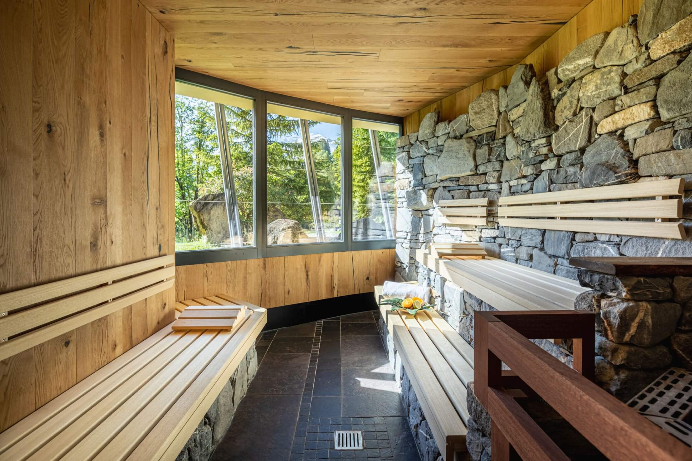 Mehr über den Artikel erfahren Wellness im Herbst: Unsere 10 liebsten Spa-Oasen zum Abschalten