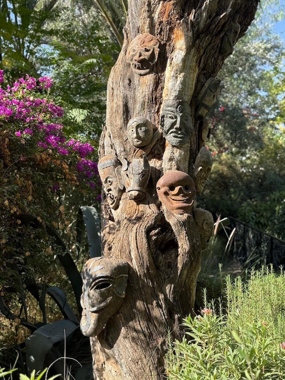 Kunstskulptur im Jardin Anima