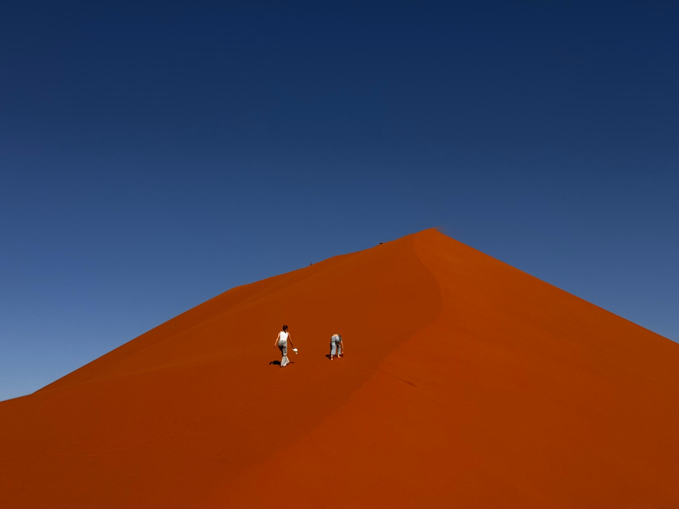 Düne im Sossusvlei im Namib Naukluft Nationalpark in Namibia
