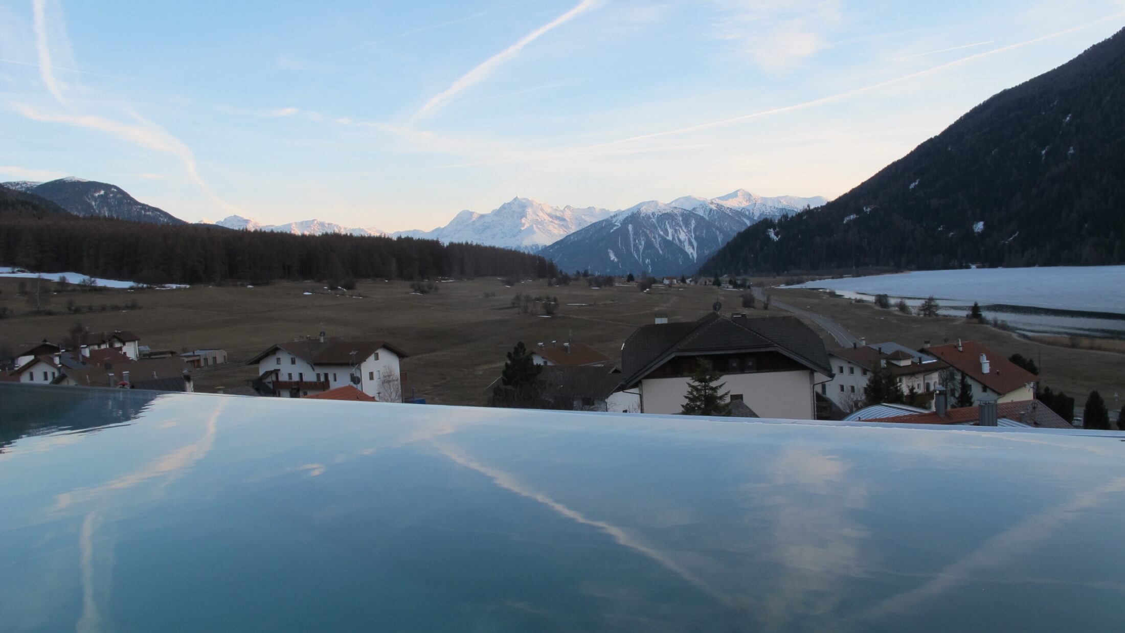 Travelistas: Pool mit Aussicht im Auramonte in Südtirol