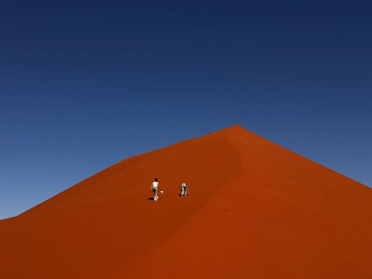 Düne im Sossusvlei im Namib Naukluft Nationalpark in Namibia