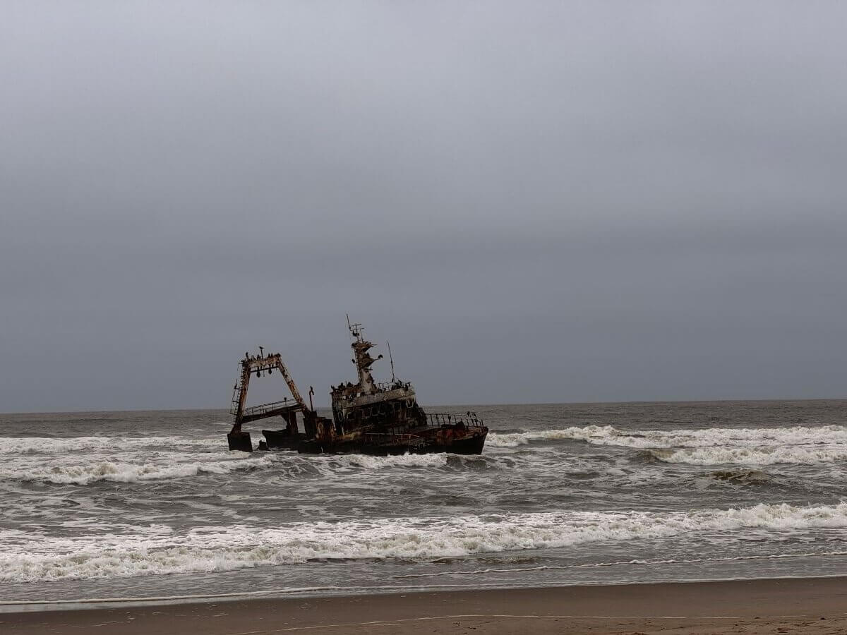 Schiffwrack an der Skeleton Coast in Namibia
