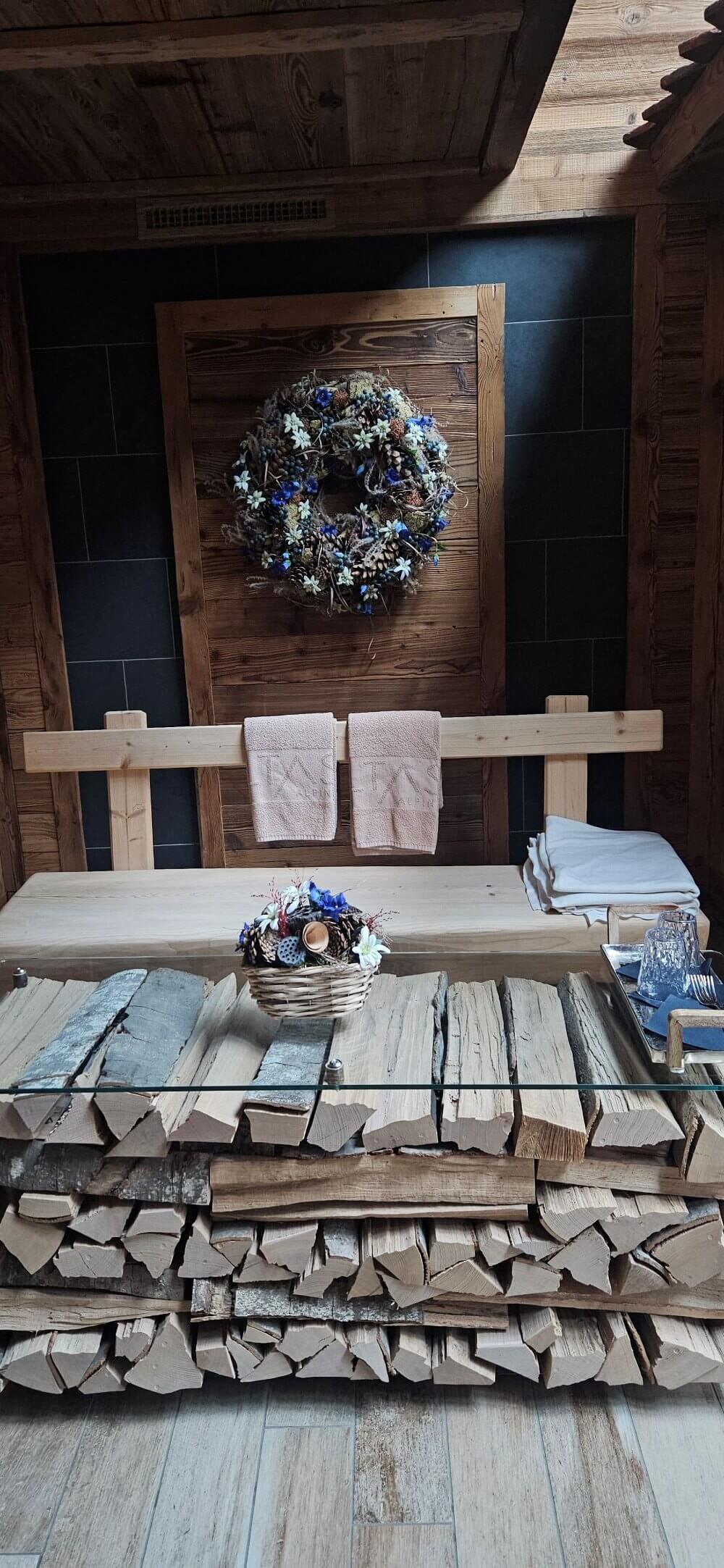 Private Spa Swiss Chalet im Deltapark Vitalresort