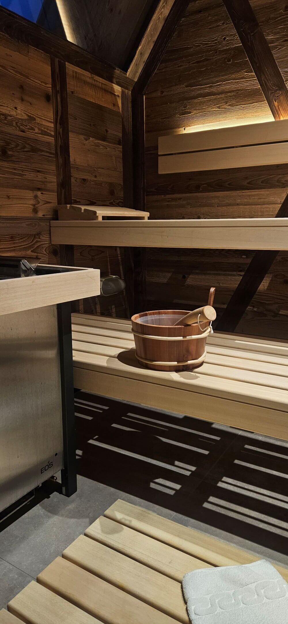 Die Sauna in der Wellness Suite im Deltapark Vitalresort