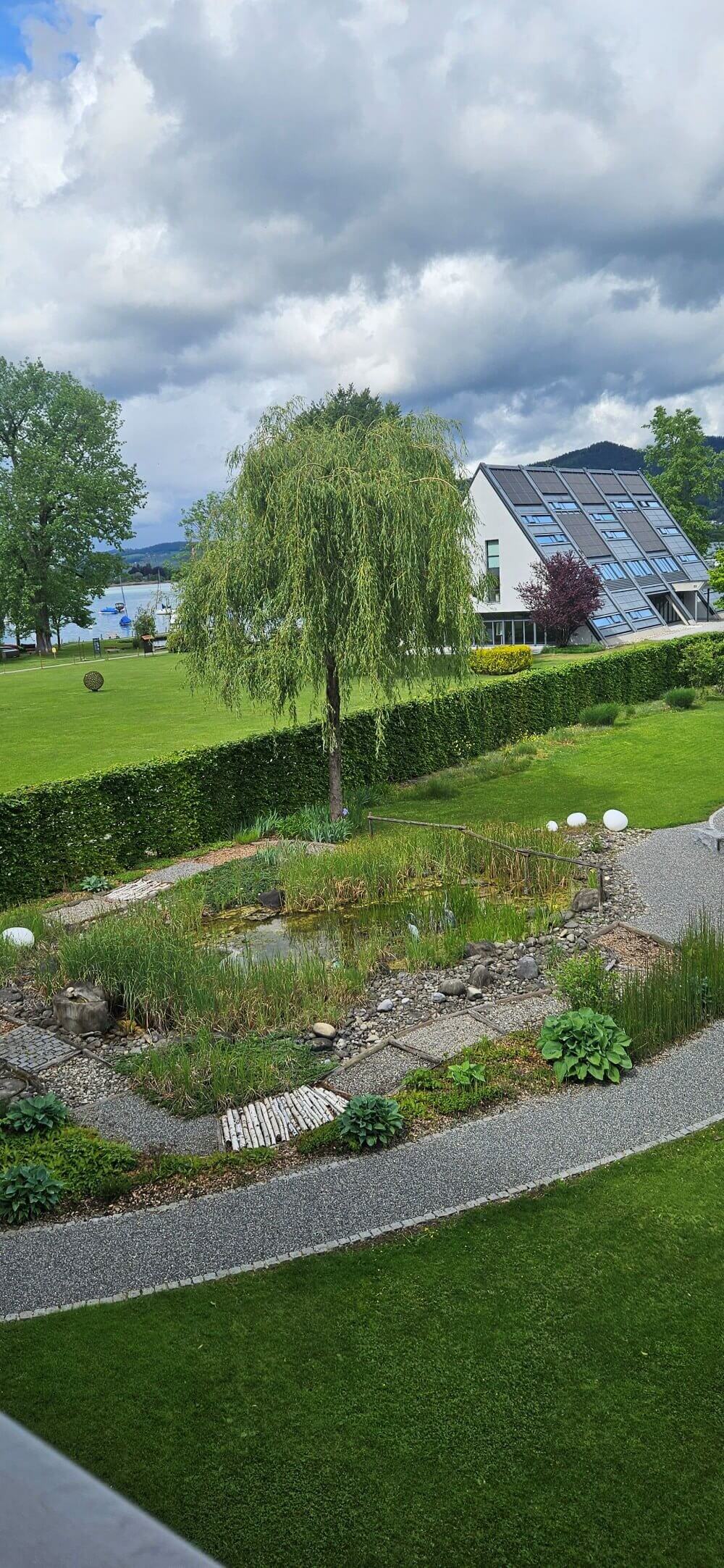 Die Anlage des Deltapark Vitalresort von aussen