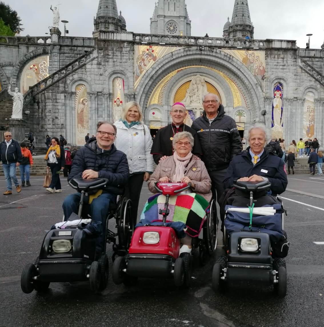 Wallfahrt in Lourdes mit Rollstuhl