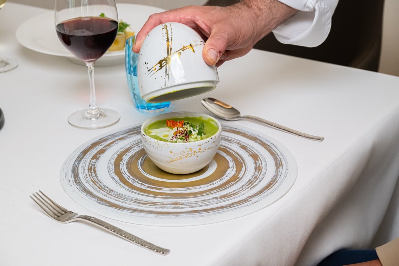 Confiertes Ei_grüne Spargel_Parmesan-Creme