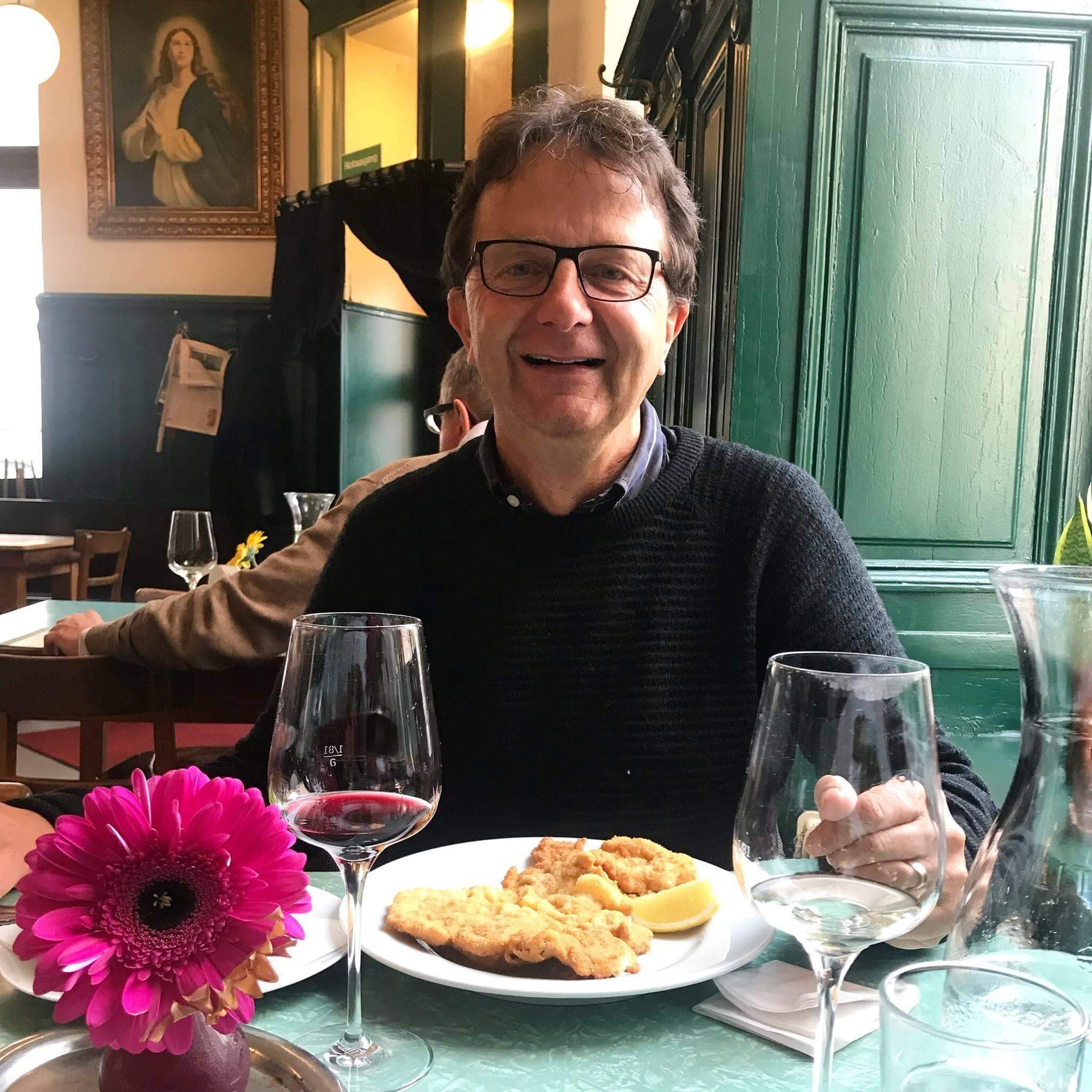 Travelistas_Peter Keller im Restaurant