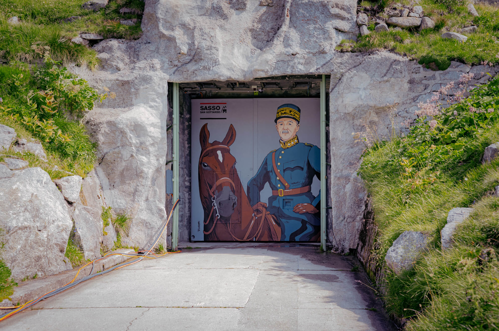Sasso-San-Gottardo_Haupteingang-aussen-Guisan