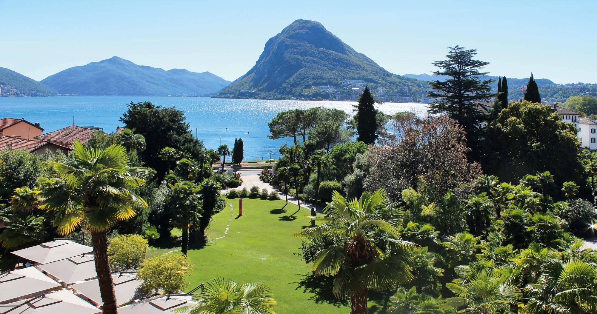 Die Aussicht von der Villa Castagnola über den Hotelpark und den Luganersee