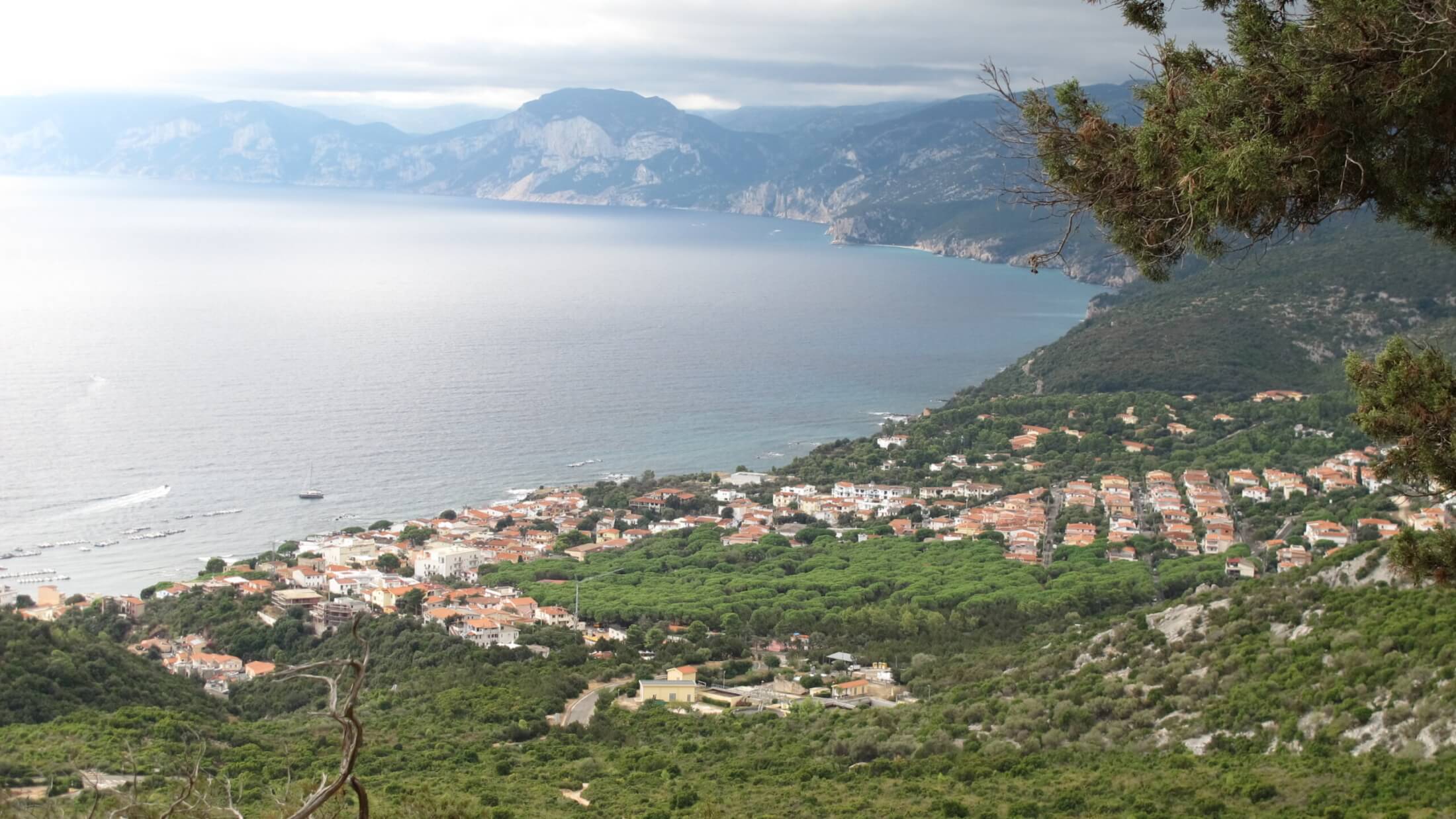 Blick von oben auf Cala Gonone