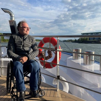 Alex Oberholzer auf seiner ersten Flussschifffahrt