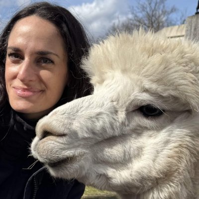Travelistas Nebra: Nina mit Alpaka