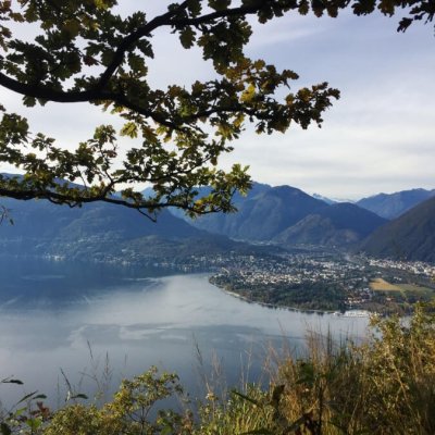 Aussicht Tessin Yoga Wandern Gambarogno