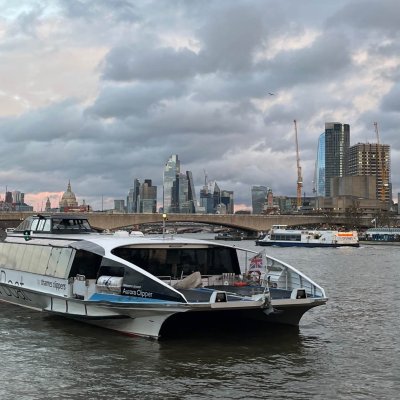 Uber Boat auf der Themse